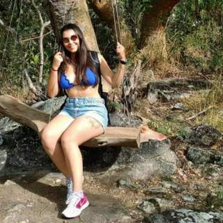 Rencontre sexuelle Québec femme sensuelle et curieuse